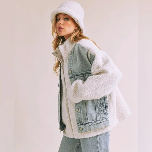 Denim Jacket with faux fur - Picture 4 of 7